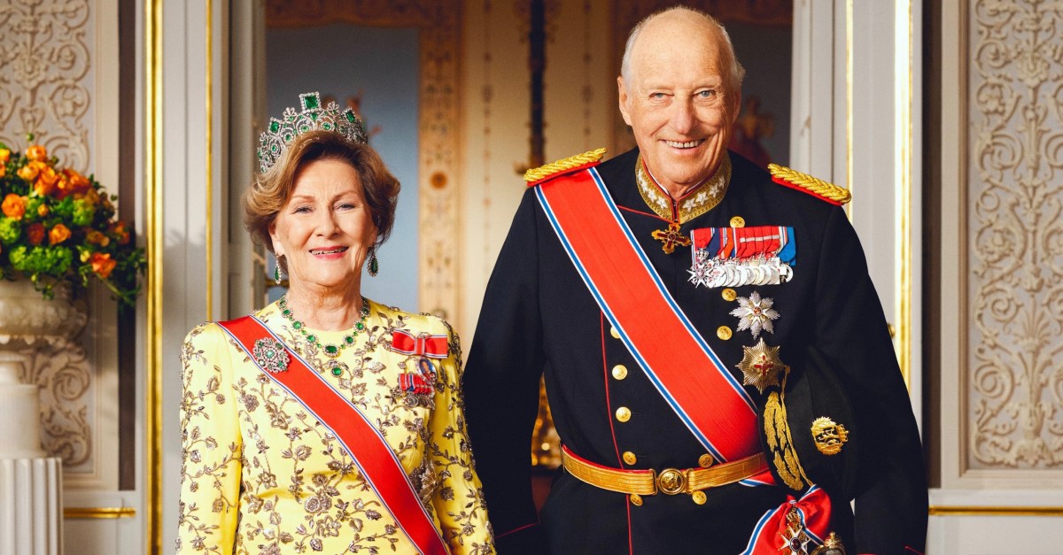 Official Portraits of King Harald V and Queen Sonja of Norway | The